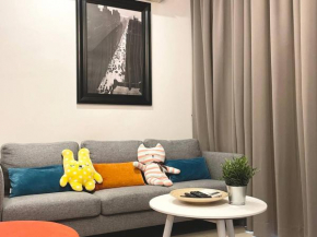 Arcoris Mont Kiara 1 to 5 pax Designer Netflix Chill Balcony